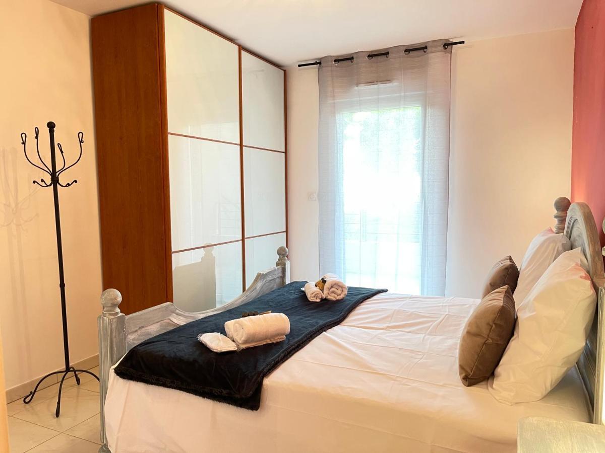 Tres Bel Appartement -Residence Avec Piscine Sur Le Toit Et Vue Panoramique Saint-Raphaël Extérieur photo