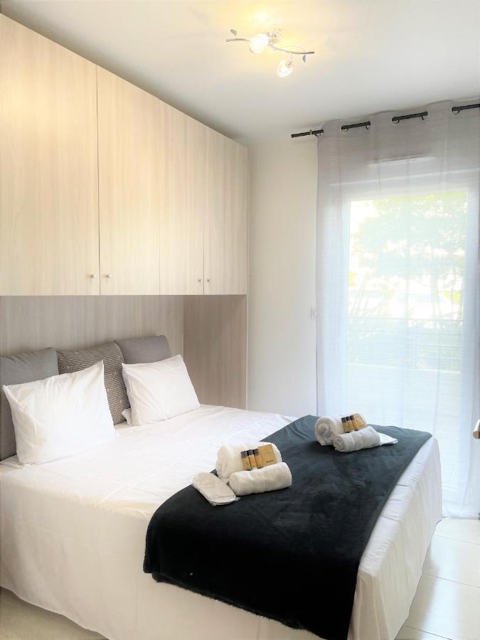 Tres Bel Appartement -Residence Avec Piscine Sur Le Toit Et Vue Panoramique Saint-Raphaël Extérieur photo
